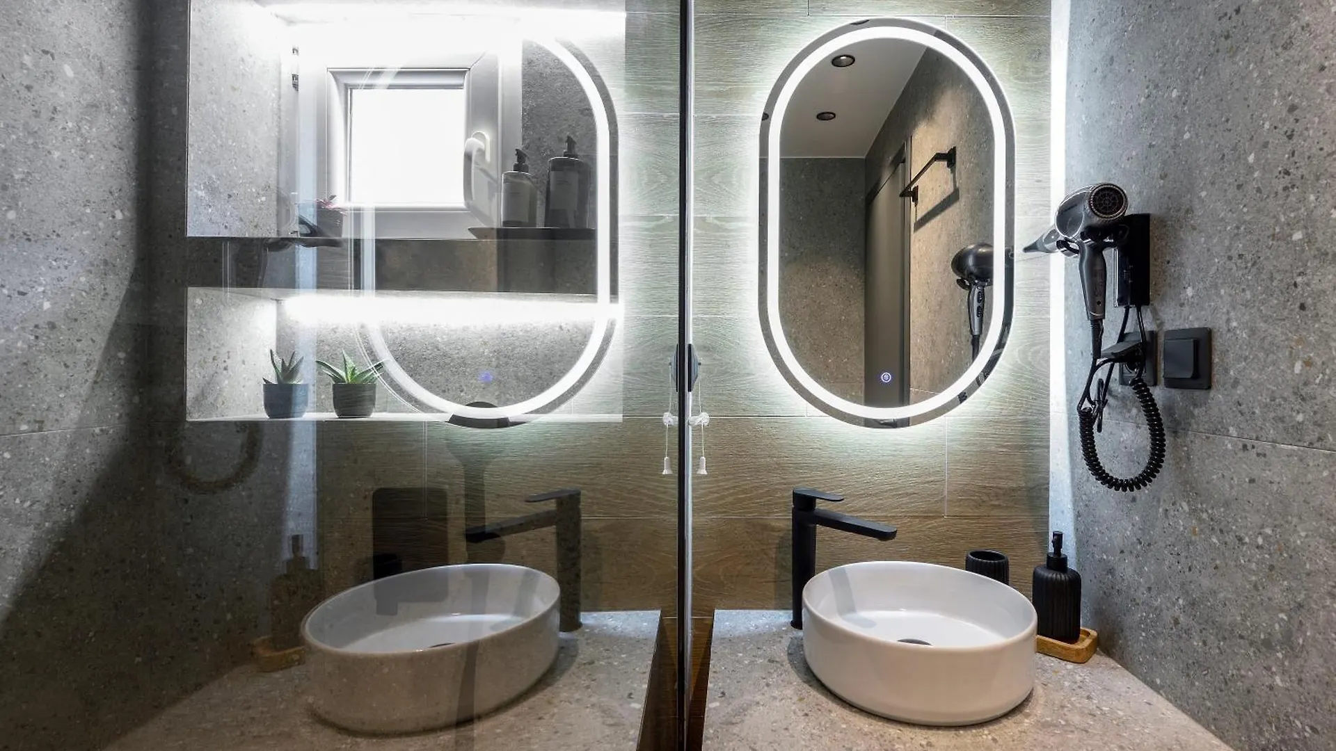 Aristotelian Virtues - Tharros Szaloniki Apartman